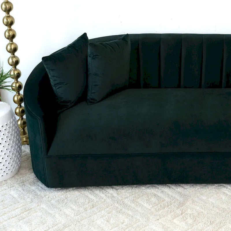 Canapé en velours vert au dossier droit, style moderne